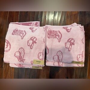 Set of 4 Wrangler Bath Towels light and Dark Pink Boots Hat Set